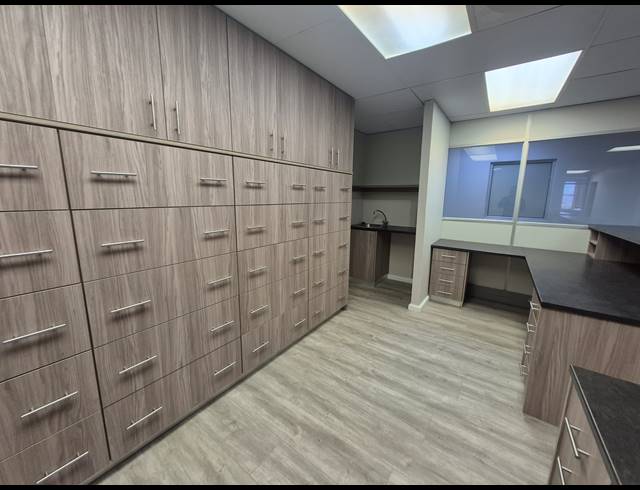 26M² OFFICE TO LET IN WYNBERG